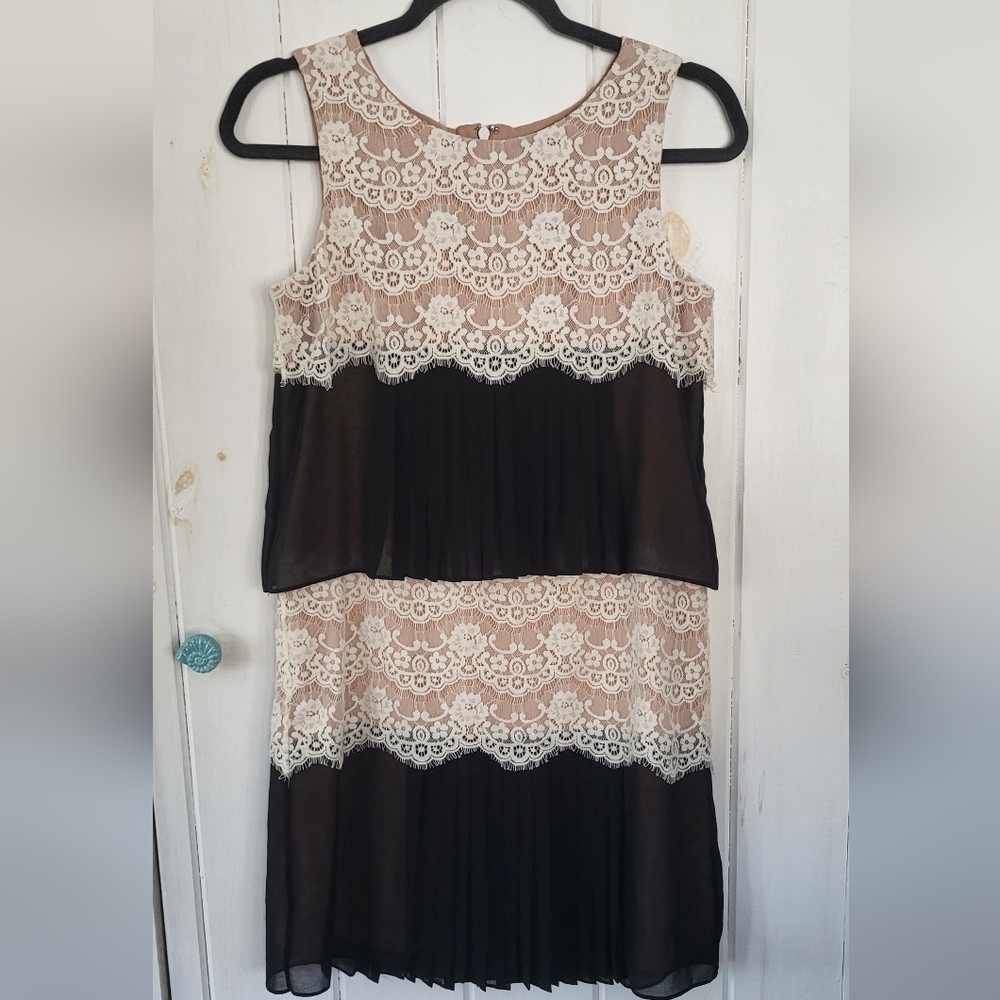 Jessica Simpson Lace Pleated Tiered Cocktail Wedding Dress